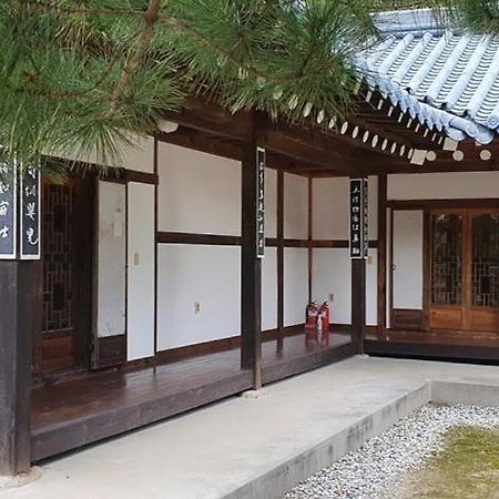 Gangneung Wangsangoal Hanok Pension Exterior photo